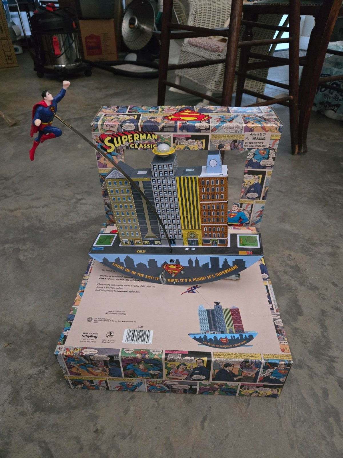 2003 Schylling Superman Classics SUPERMAN LEAPS Wind Up Tin Toy Working In Box