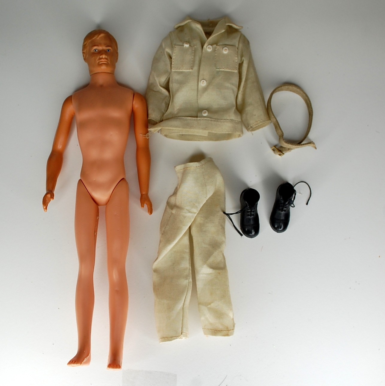 VTG Rare Illya Kuryakin The Man From U.N.C.L.E. 1965 Spy Doll Gilbert W Clothing