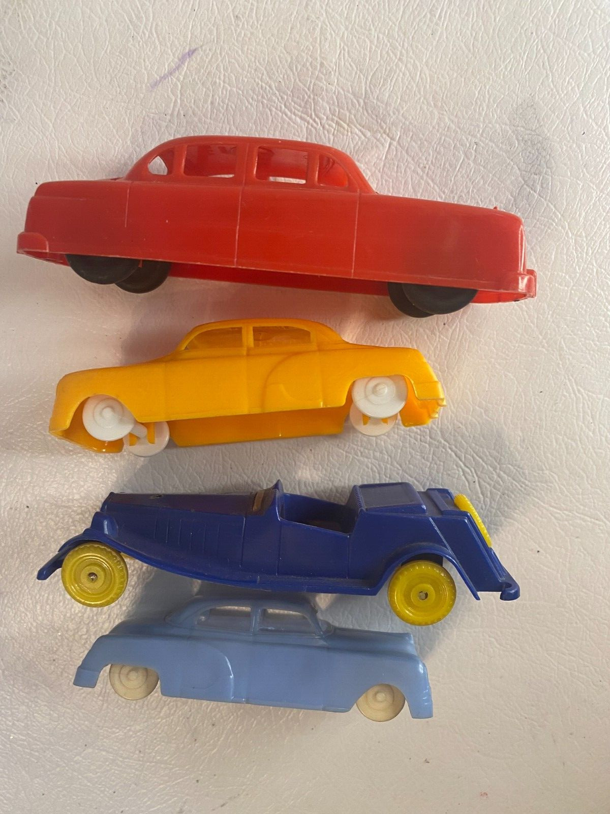 4 Vintage 1950’s Plasticville, BHS, Wannatoy Cars Yellow Blue Red Train Display