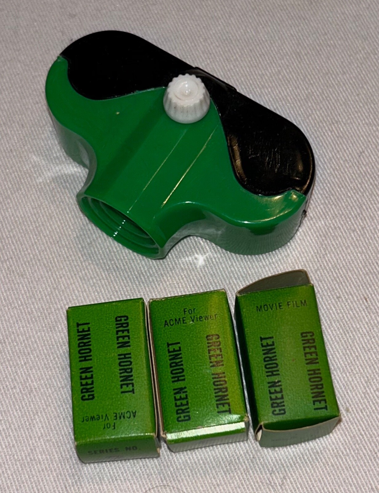 VINTAGE ACME VIEWER GREEN HORNET SET WITH 3 BOXED FILM STRIPS C. 1966