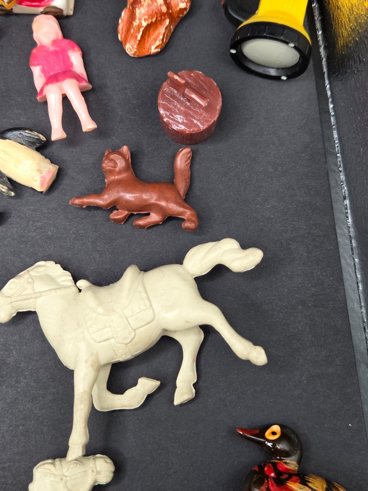 Vintage 1950s-1960s toy figures Marx cowboys , renwal clock lot