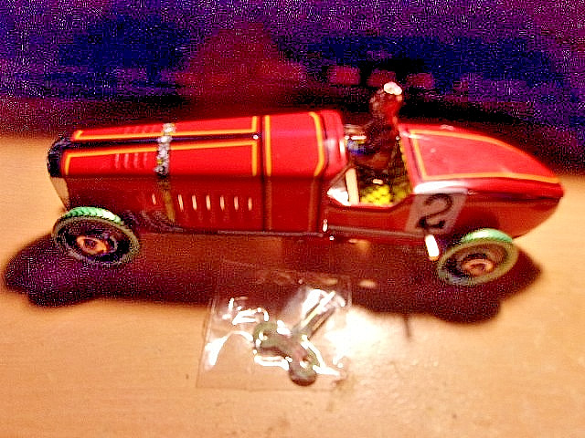 VINTAGE JAYA PRESSED TIN WINDUP RACING CAR WITH ORIGINAL BOX + KEY