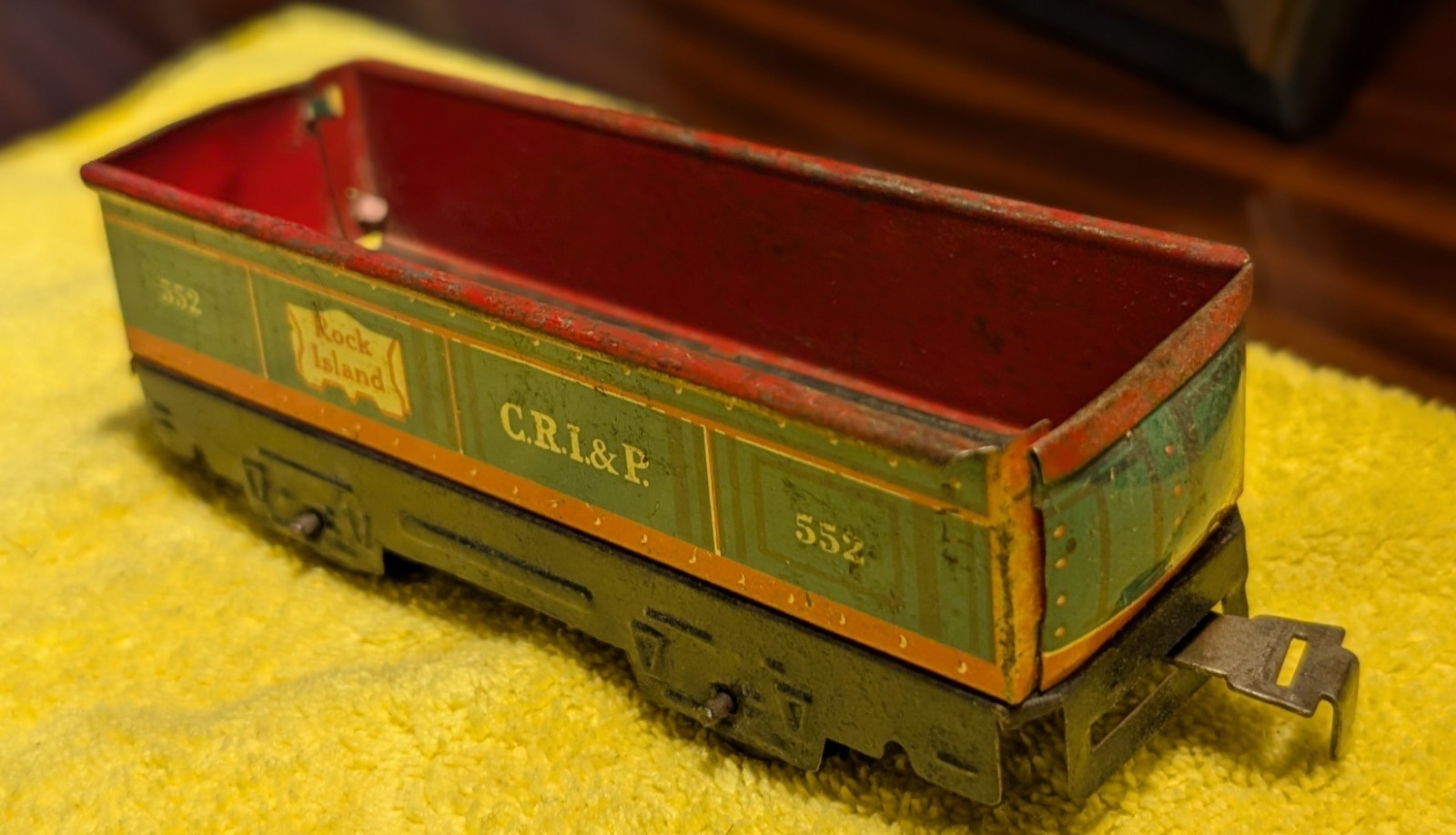Marx Cannon-ball Express wind-up train with 5 cars and 3 car bonus.
