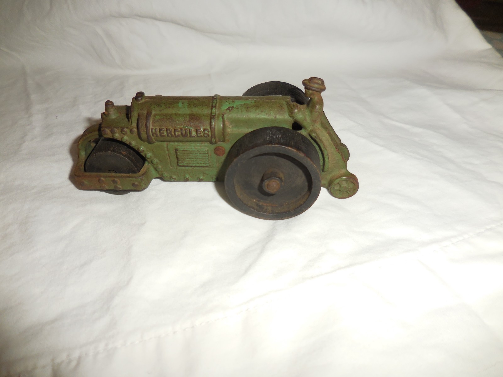 Vintage 4 3/4″ Hubley Hercules Road Roller Nice toy!