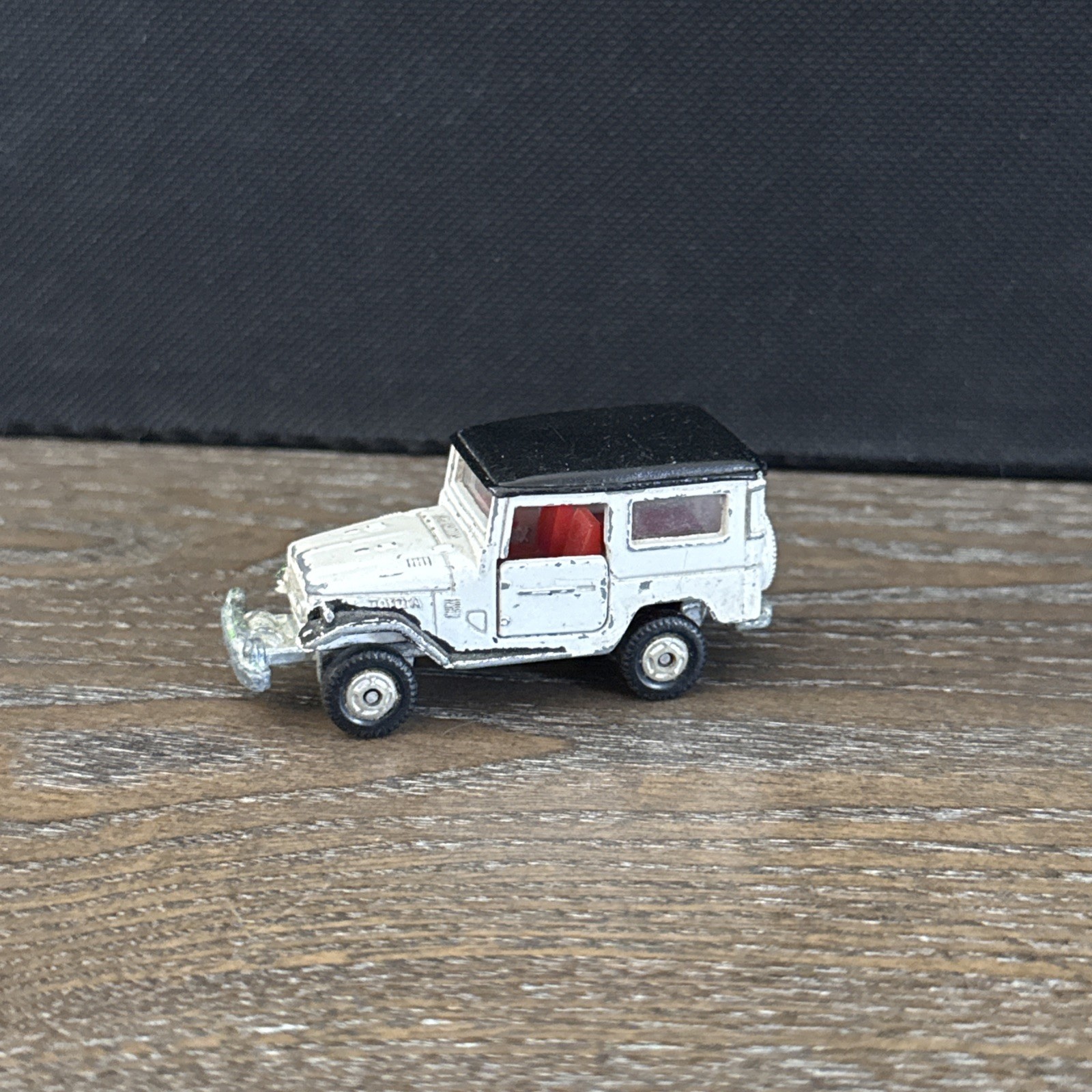 1978 Rare Tomica Toyota Land Cruiser White w/ Black Roof Red Seats Opening Doors