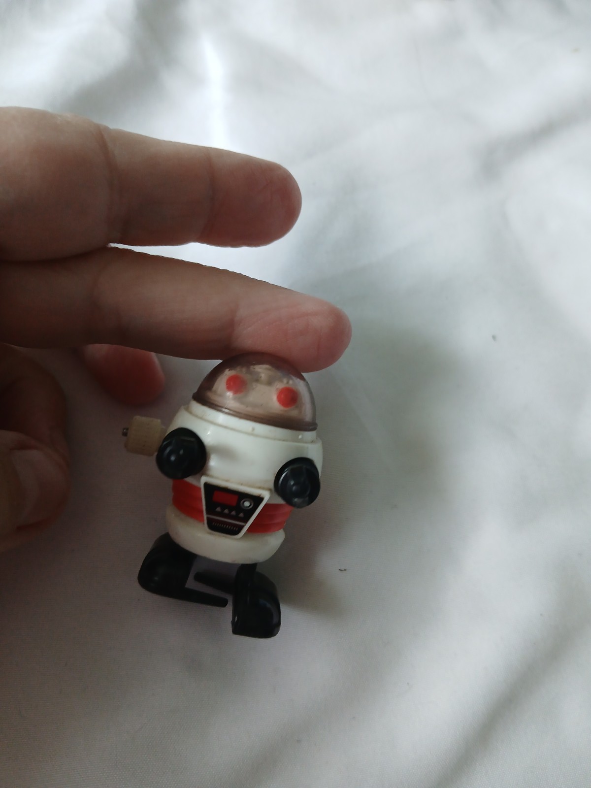 1970’S ROBOT WIND UP WALKING TOY BY TOMY1 1/2— 2 INCH SIZE