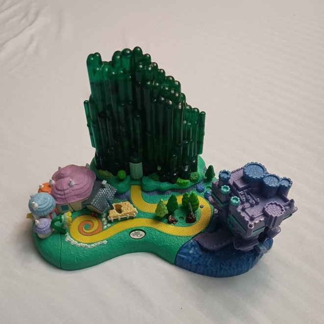 Polly Pocket Wizard of Oz Emerald City Playset No Figurines Not Operational