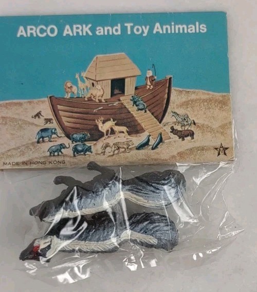 1970s ARCO NOAH’S ARK Skunks 2 piece Plastic Animals Playset NOS SEALED