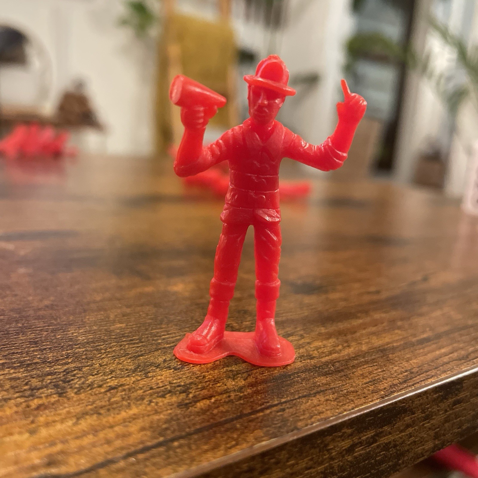 ✅Vintage Red Firefighter 4″ Toy Figures Hard Plastic PVC 5 Poses Rare #️⃣0021