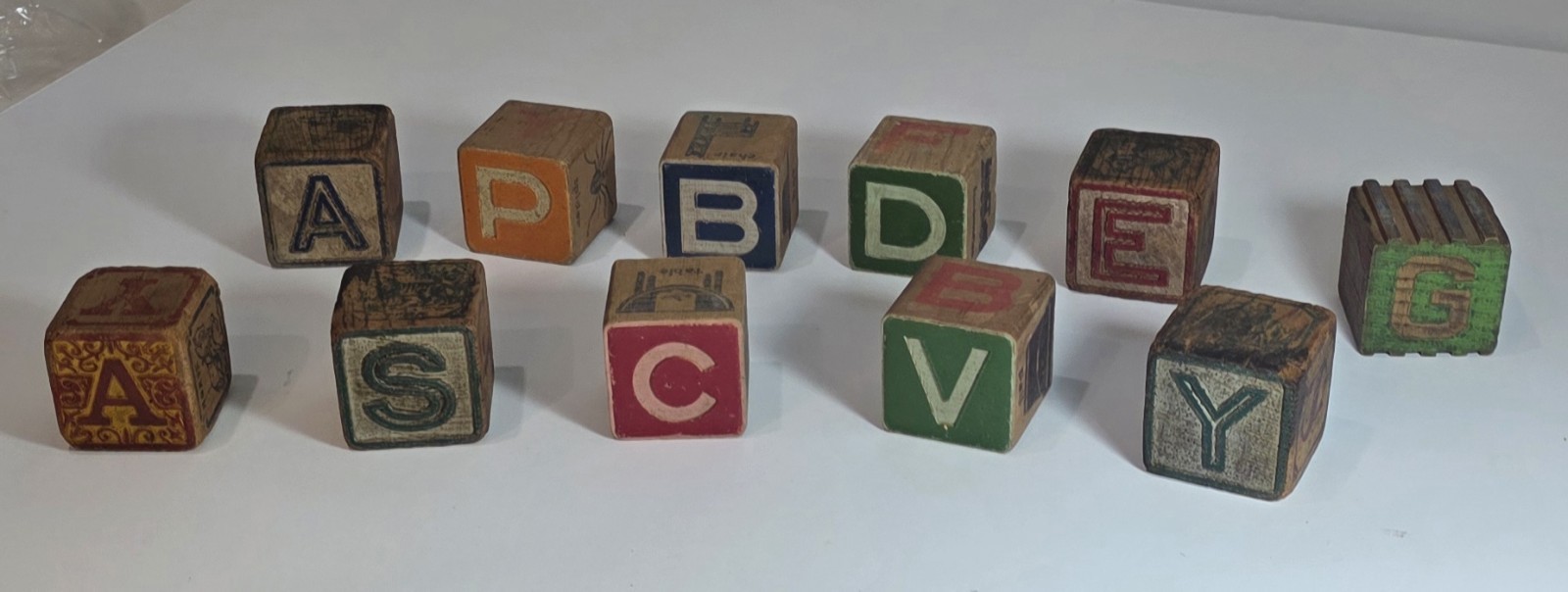 Antique/Vintage Wooden Children’s Building Blocks Alphabet & Pictures Lot of 11