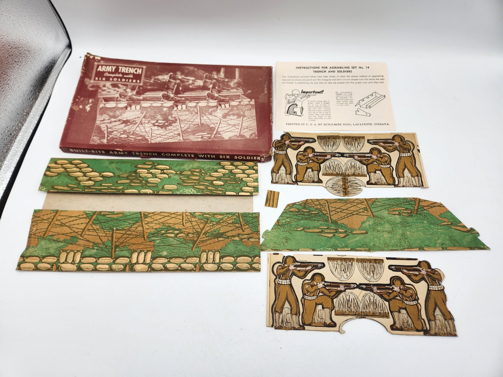 Vintage Built-Rite Army Trench Cardboard Diorama Playset w/ 6 Soldiers No.14 USA