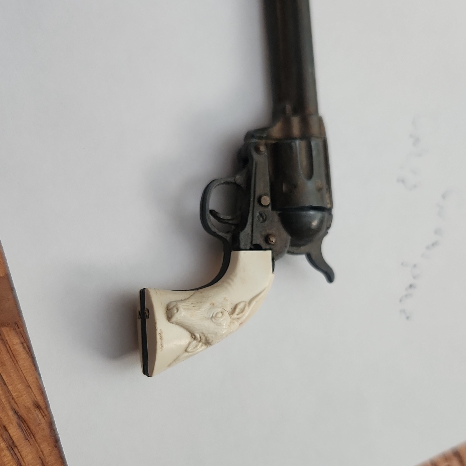 Vintage Kilgore Diecast Gun Revolver Pistol w/ Ivory Color With Orange Plug