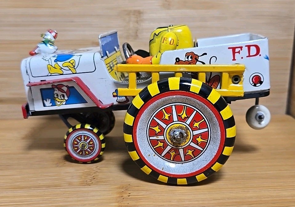 Marx Linemar Disney ~ Donald Duck ~ Fire Engine Truck Wind-Up Japan 1950’s Rare