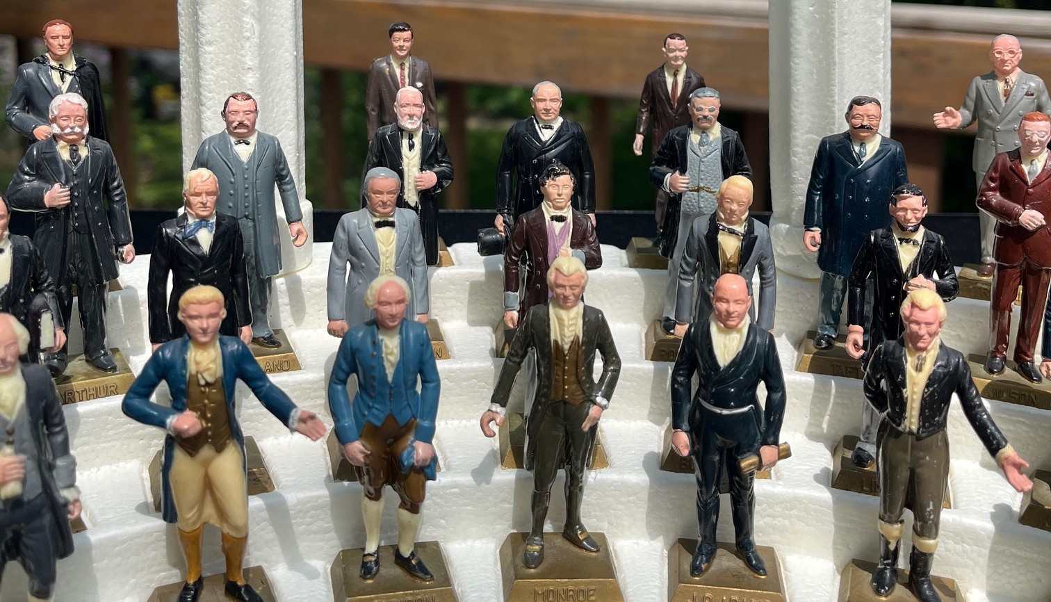 Vintage Marx Toys Complete 1969 US Presidents Figures Styrofoam Dais & Pillars