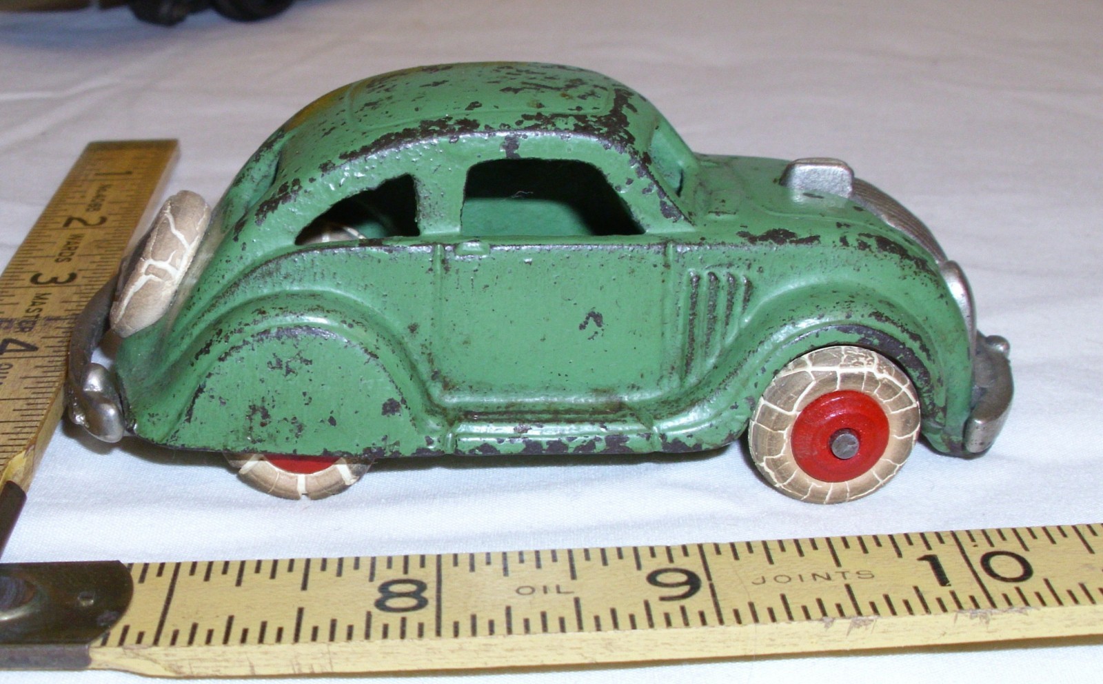 HUBLEY CHRYSLER AIR FLOW CAR CAST IRON TOY 1934