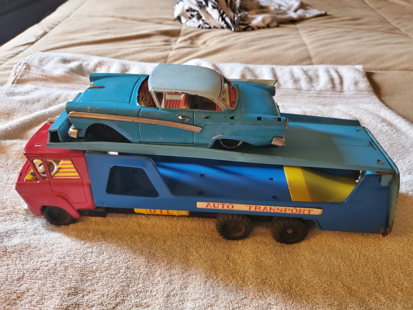 Tin Litho Friction Auto Transport Blue/Red w 2 Tone Blue Tin Car 50’s Unmarked