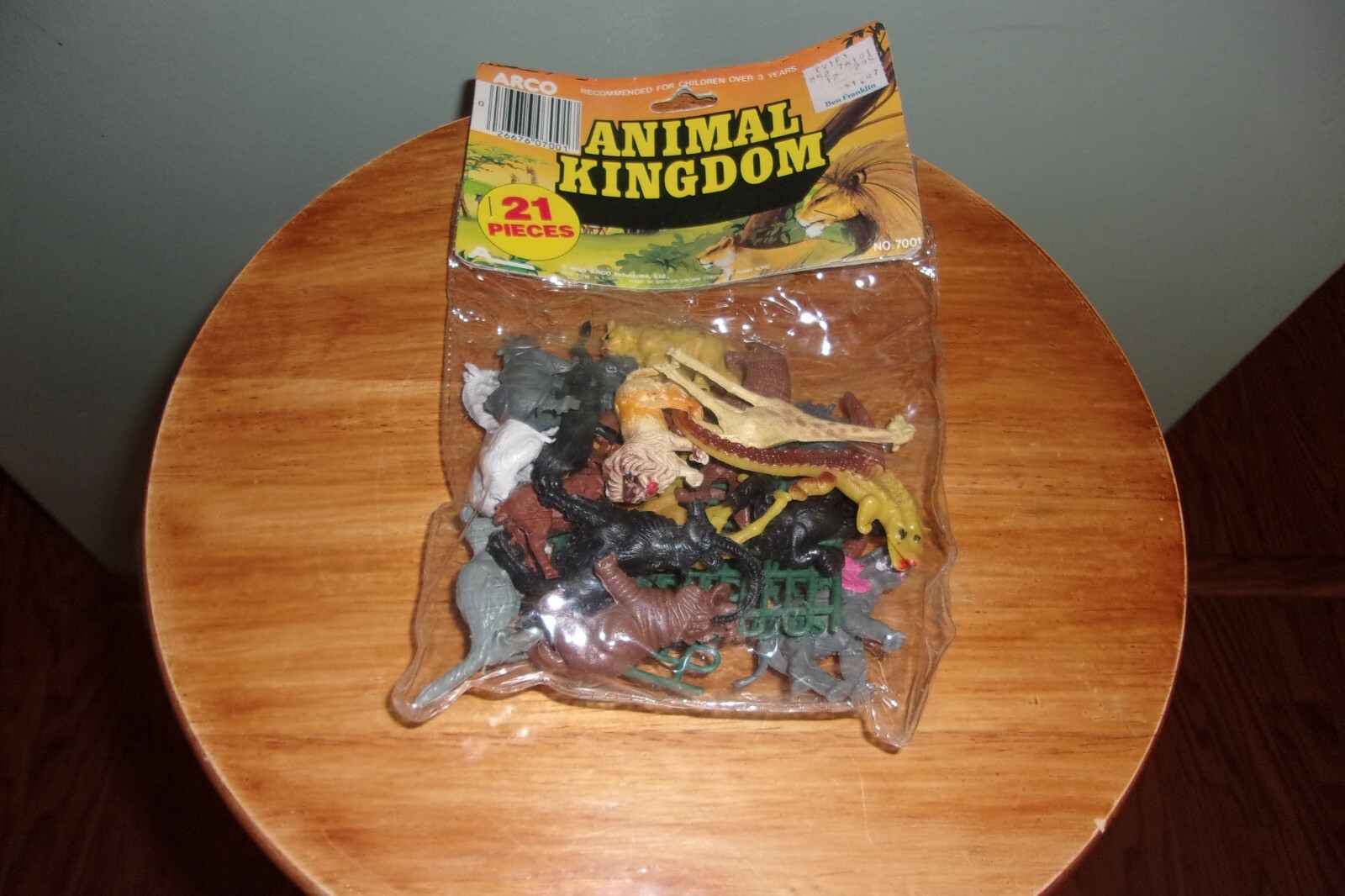 Vintage Arco 21 Piece Animal Kingdom Set Hand Painted Plastic 1983 sealed pack