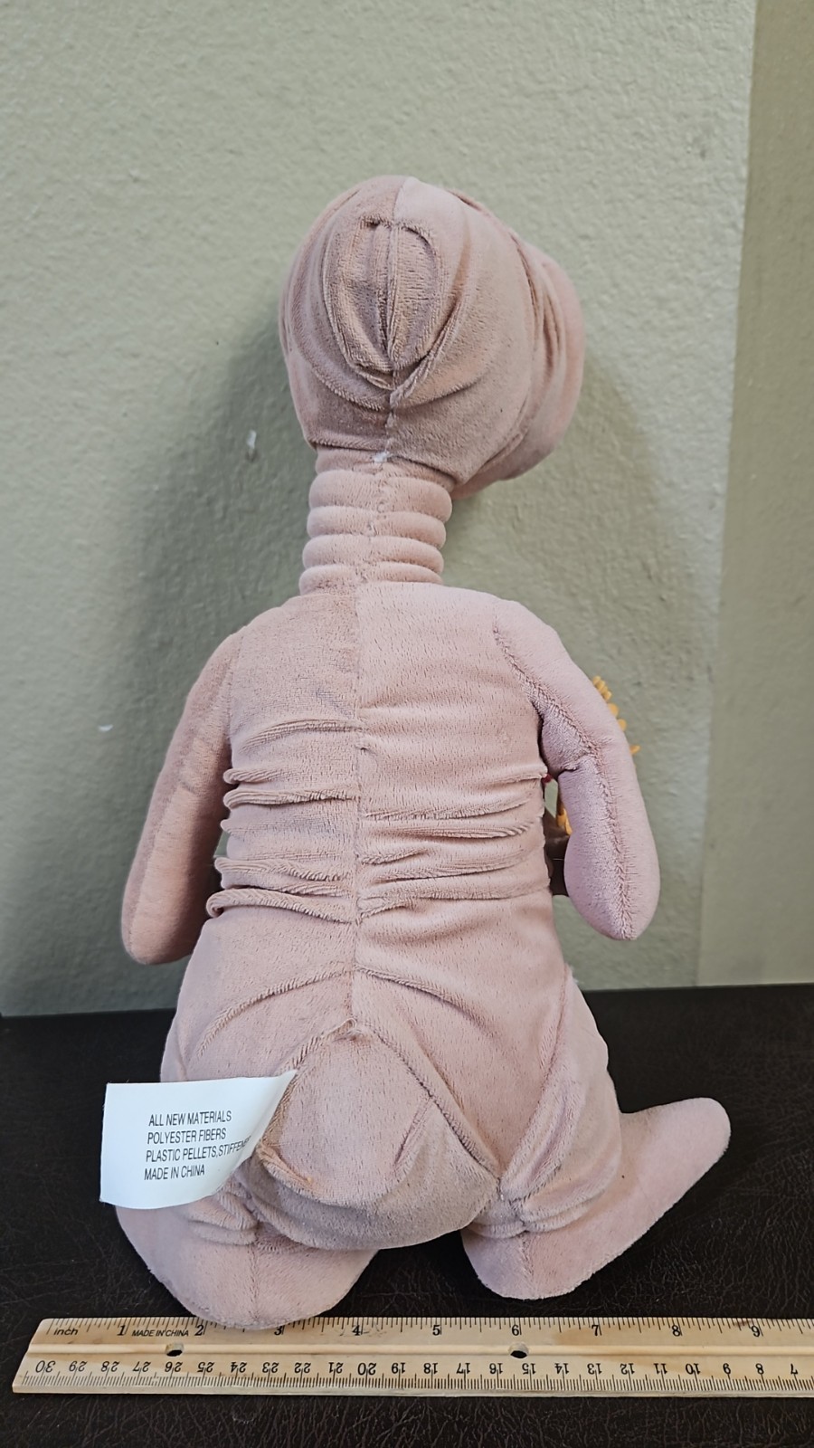 Universal Studios E.T. Extra-Terrestrial 14″ Plush Stuffed Doll Holding Flowers