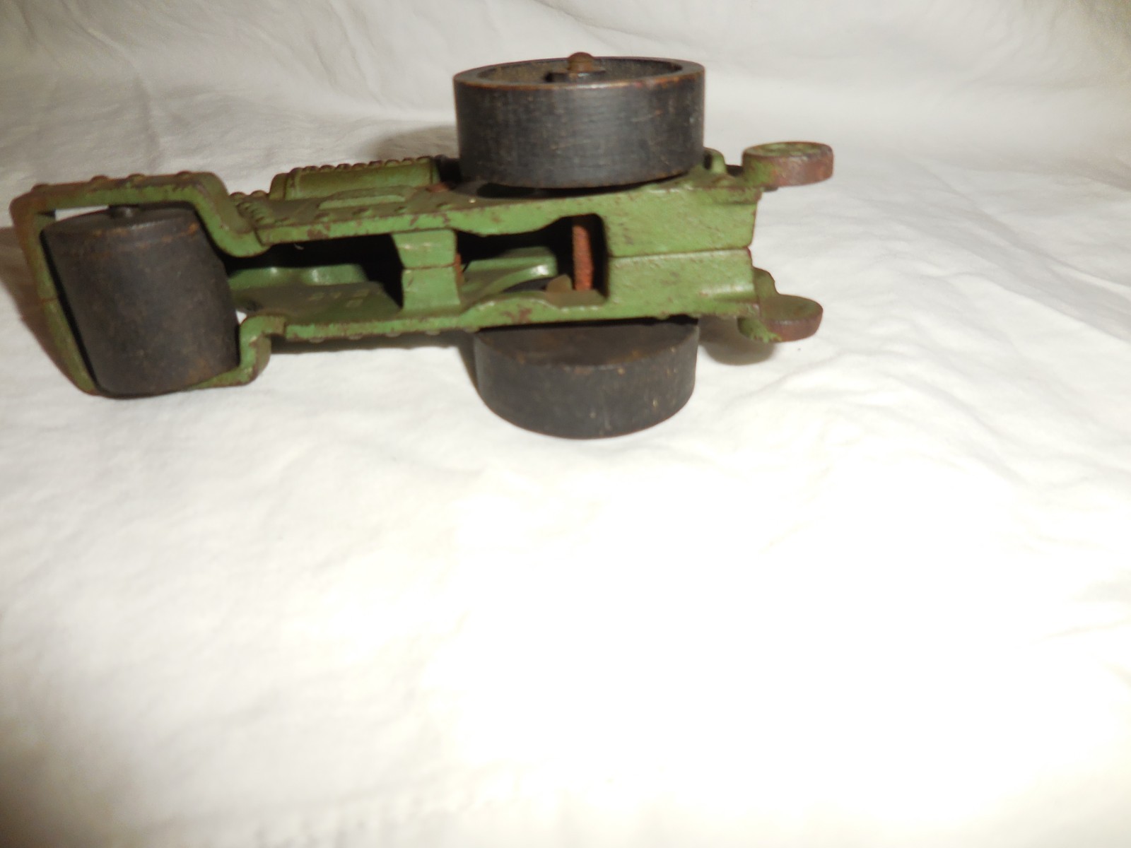 Vintage 4 3/4″ Hubley Hercules Road Roller Nice toy!