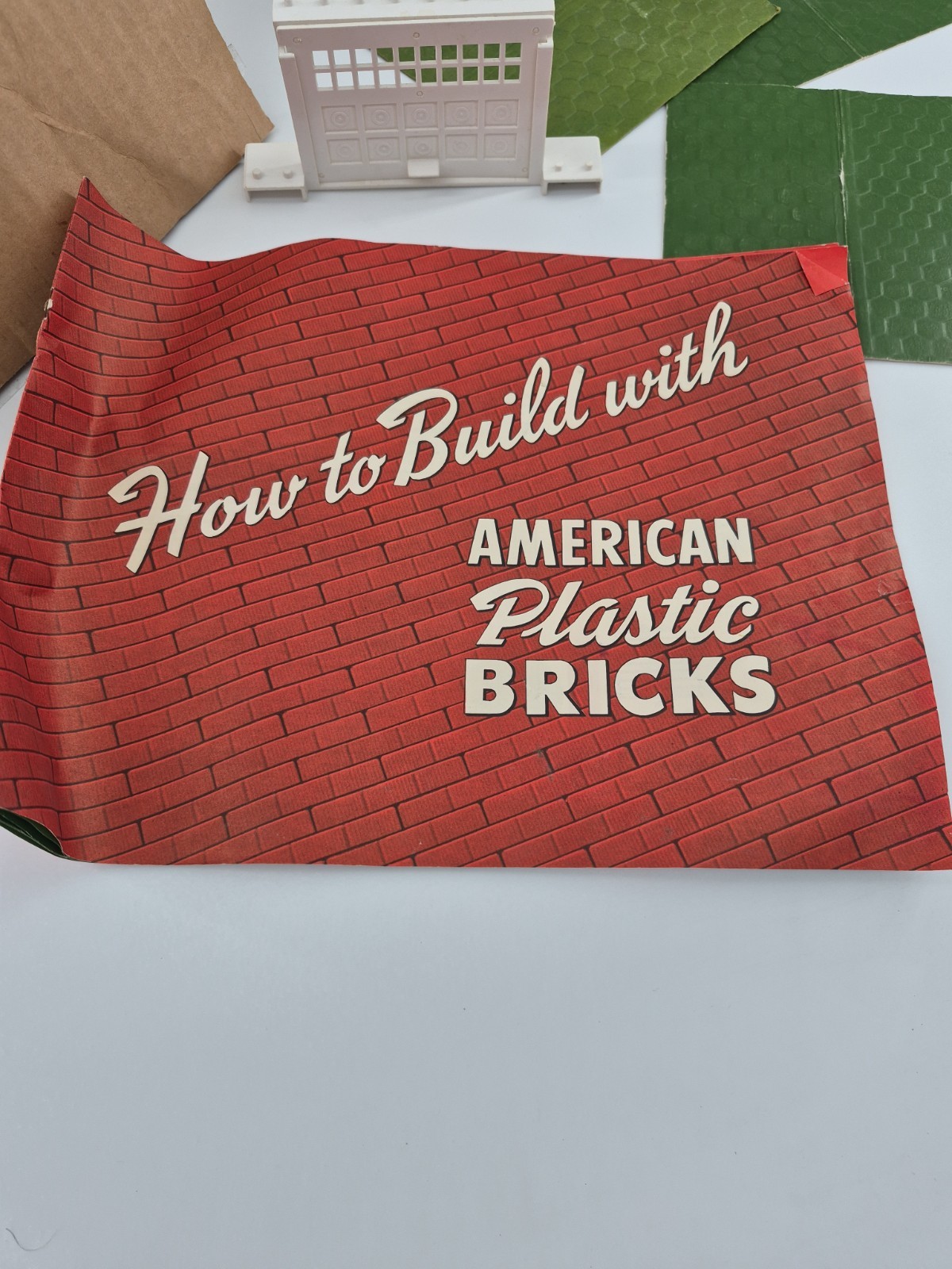 Large Lot – Vintage American Bricks Red and White Building Blocks With Booklet