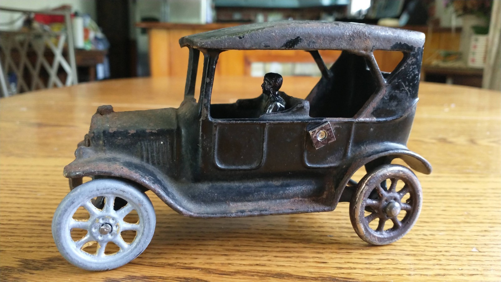 Antique 1920s Arcade Cast Iron Model T 4 door Touring Car