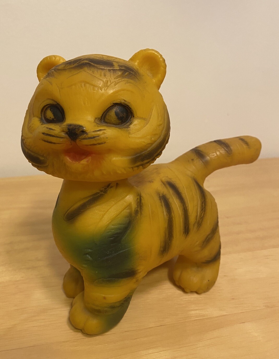 Vintage Arrow Rubber Squeaky Toy Sleepy Eyed 🐯Tiger ~ 1965 Edward Mobley Co.