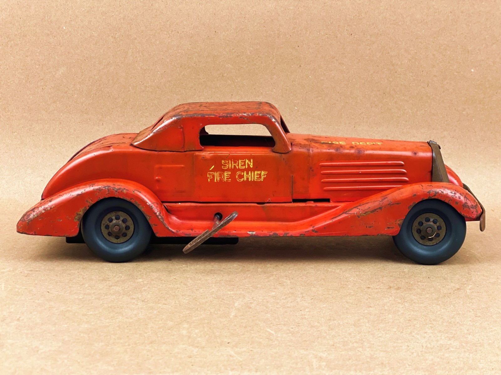 VTG 1930s Marx Siren Fire Chief coupe, steel metal wind up toy car, working