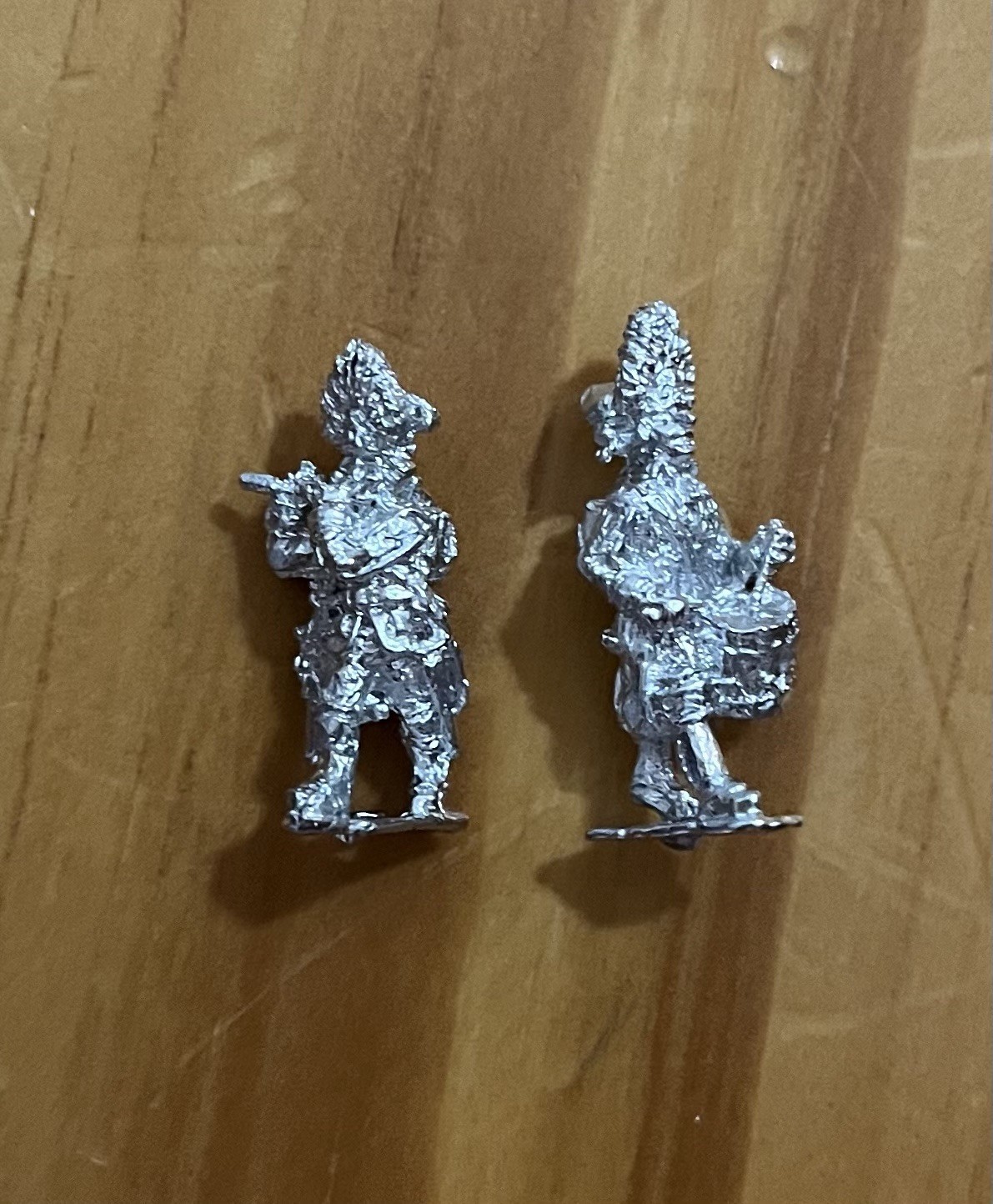 Small Metal Silver Soldiers 1 Pound 6.5 Ounces ￼