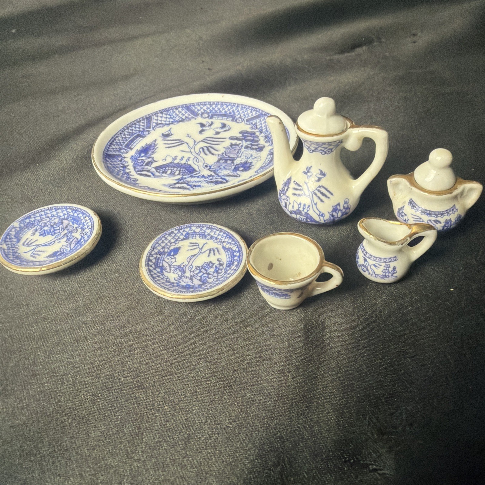 Vintage Blue Willow Miniature Porcelain Tea Set Taiwan Dollhouse 8 Pc READ