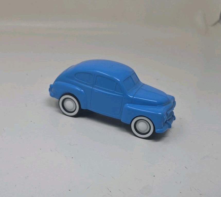 Vintage Unbranded Sweden Volvo PV444 Plastic Moulded Toy Car Read 📚