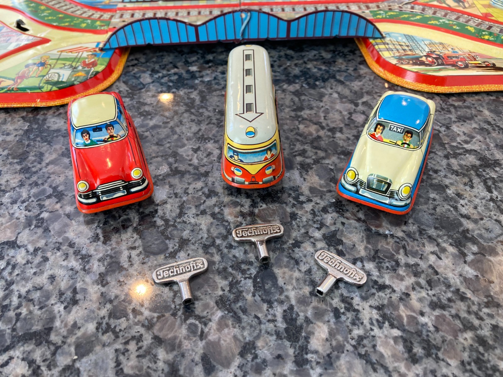 VINTAGE TIN CLOCKWORK 1961 TECHNOFIX NR. 301 COUNTRY TOUR. FULLY WORKING C~VIDEO