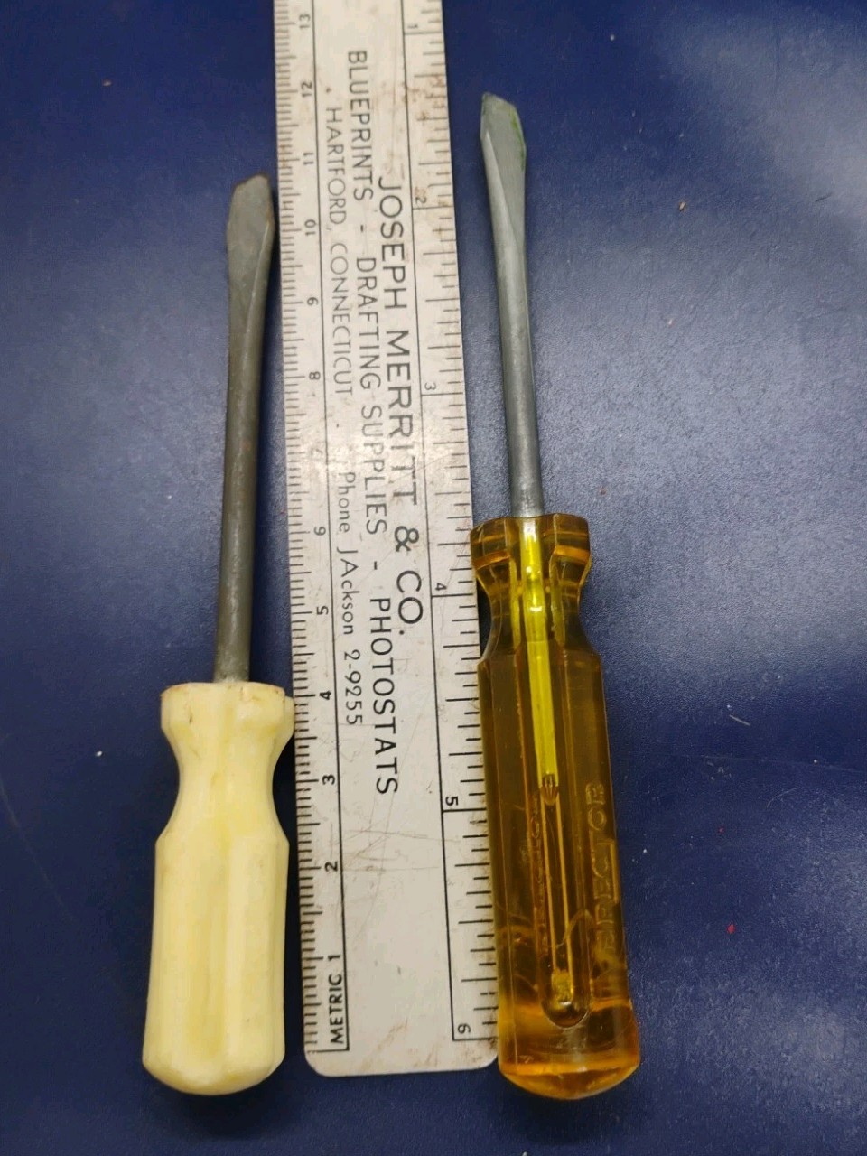 Gilbert Erector Set Part NZ Clear Yellow and Cream Handle Screwdriver Lot