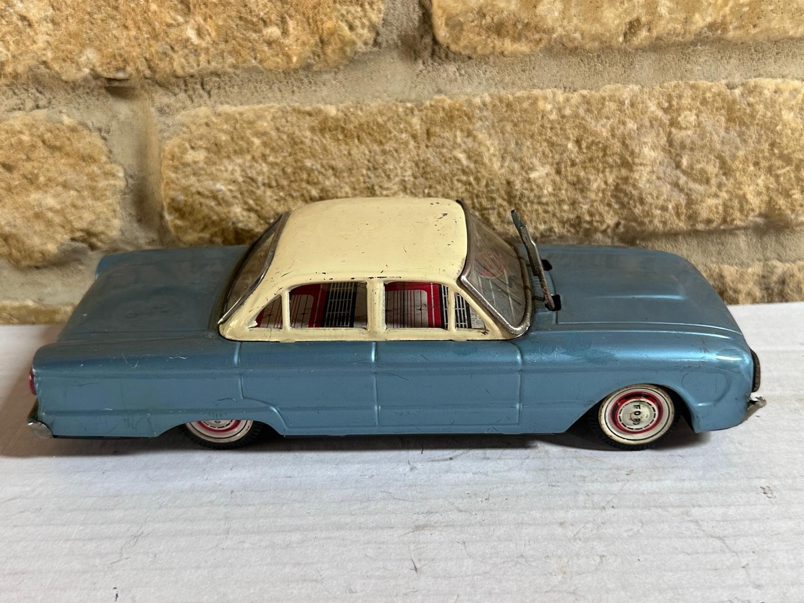 Vintage YONEZAWA Japan FORD FALCON with Windshield Wipers Action (5554)