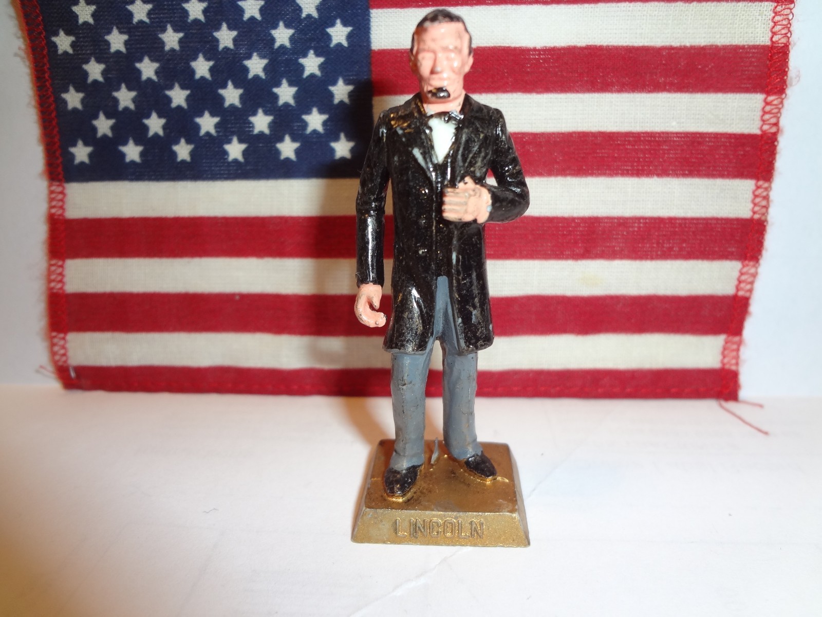 PRESIDENT ABRAHAM LINCOLN Vintage 1960s Marx Presidents 2.5″ Figure