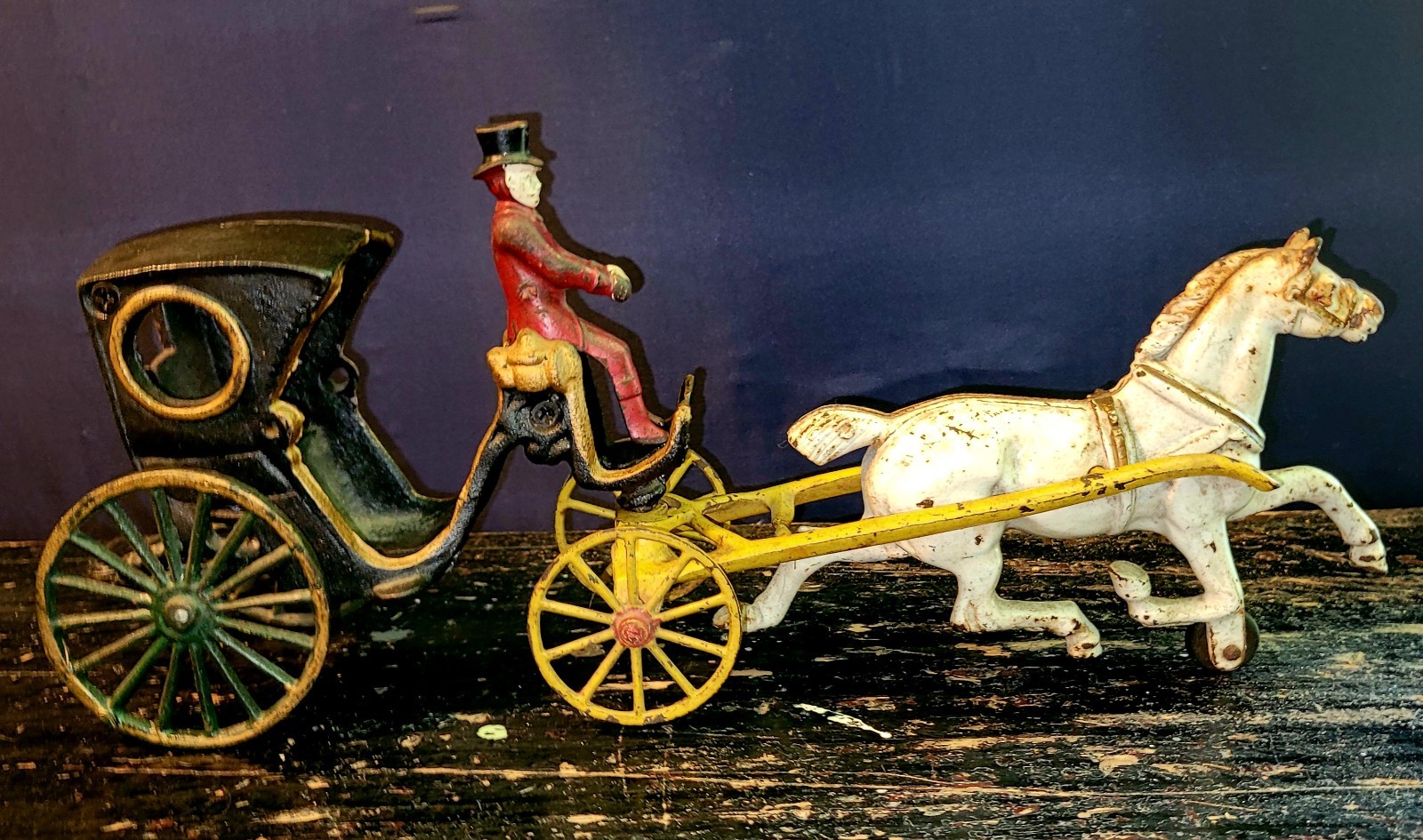RARE Antique Kenton Horse Drawn Hansom Carriage with ORIGINAL driver Very Nice