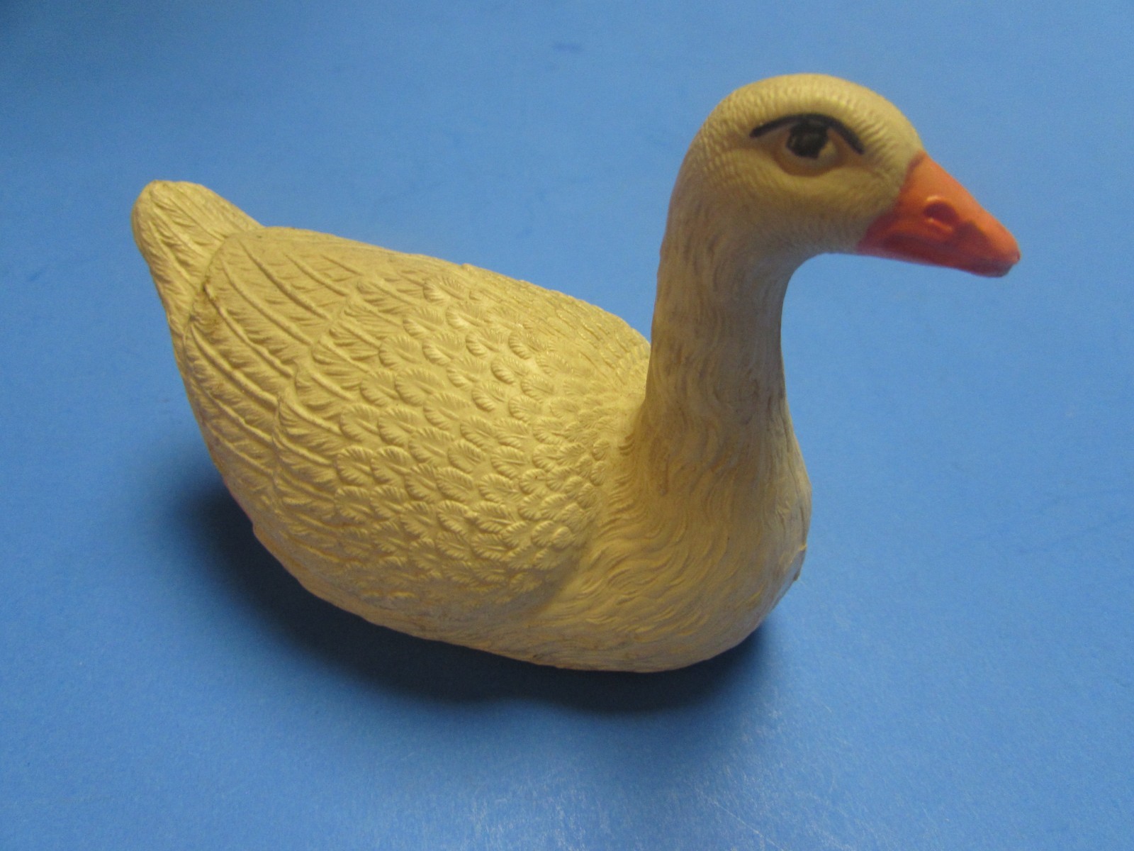 VINTAGE – SWAN – 4 INCHES LONG – U.S.A. CELLULOID