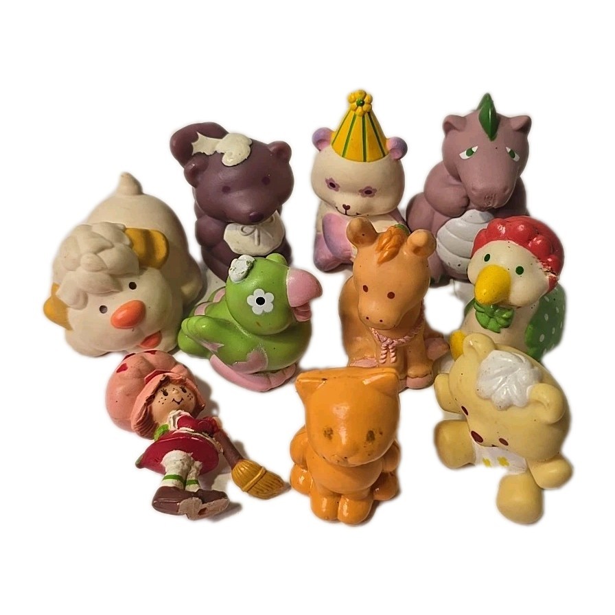 Vintage Strawberry Shortcake Pet Lot of 9. Plus Strawberry Short Cake Mini Pvc