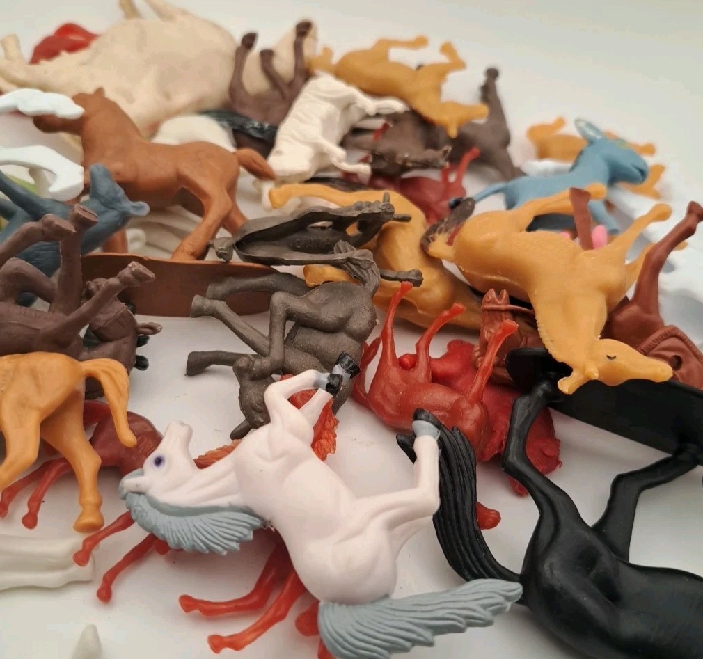 Vtg/Modern Plastic Farm Animals Lot Horses Cows Pigs Donkeys Chickens 1.88 lbs