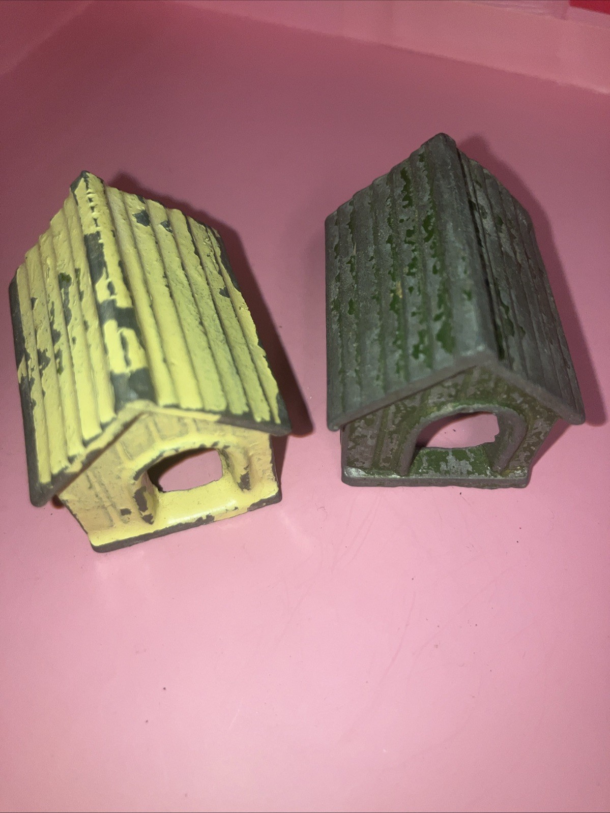 Britains Ltd. Lead Dog Kennels Figurines Circa 1930s