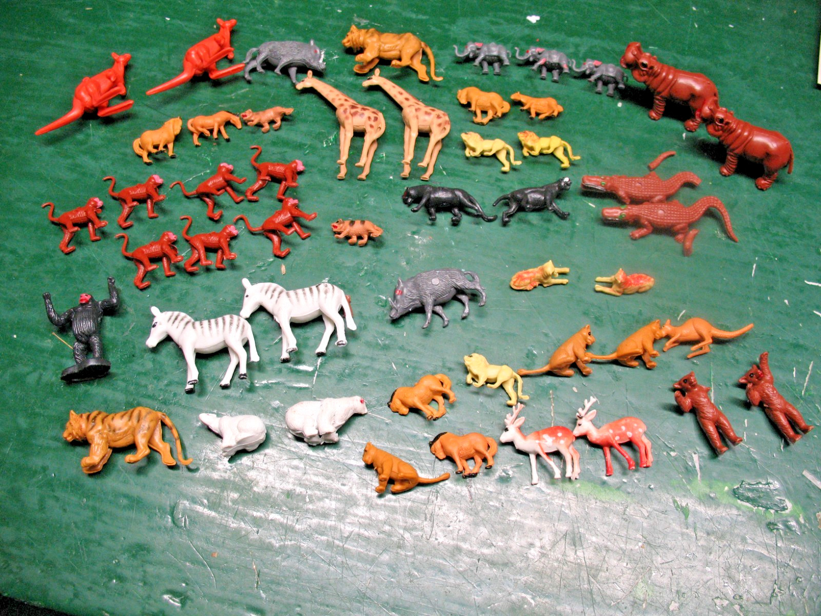 WILD JUNGLE RUBBER ANIMAL TOYS LOT OF 50 FROM 1” TO 3” UNMARKED