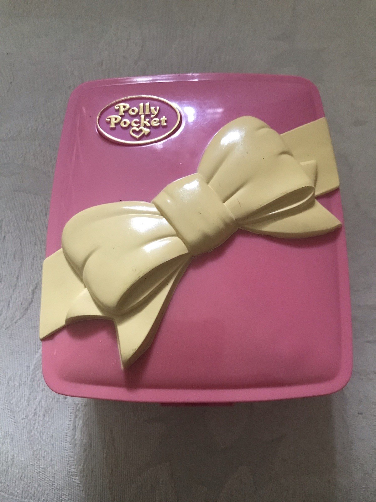 Polly Pocket Vintage 1994 Starbright Dinner Party Candy Box with 3 People
