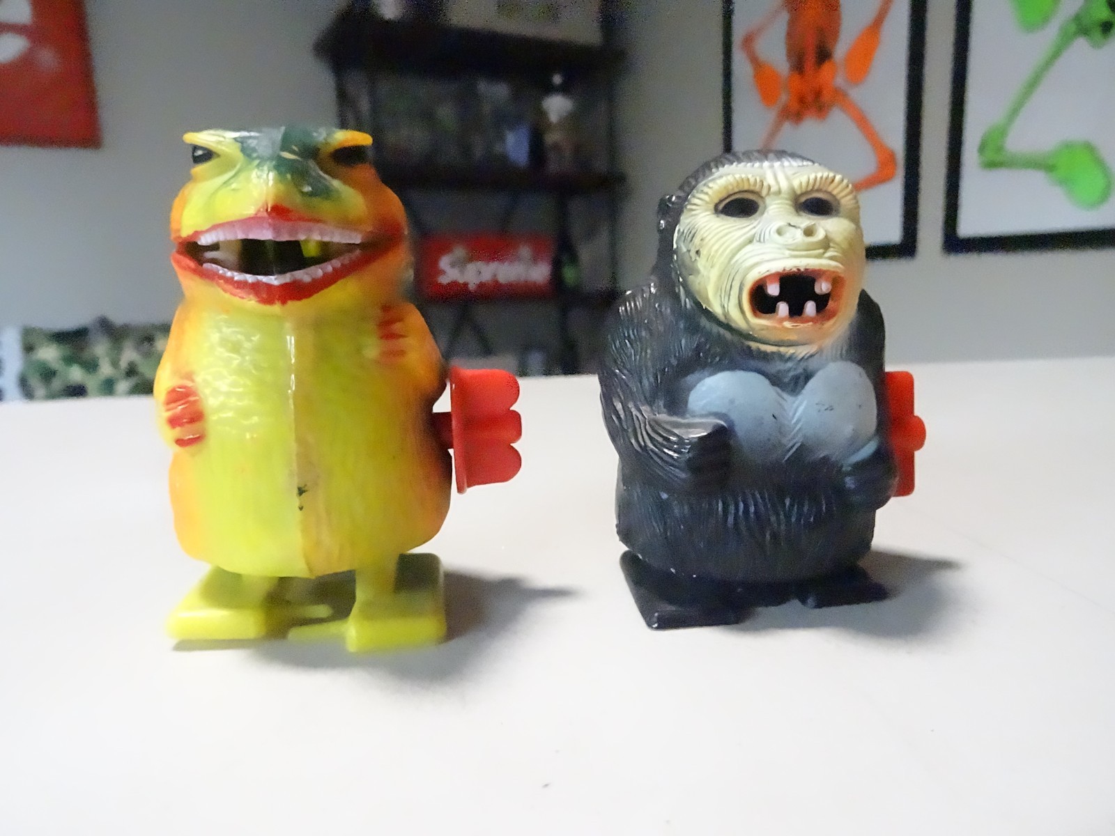 LOT OF 2-Vintage Sparking King Kong & Godzilla Creature Wind-Up TOY Figure 1970s