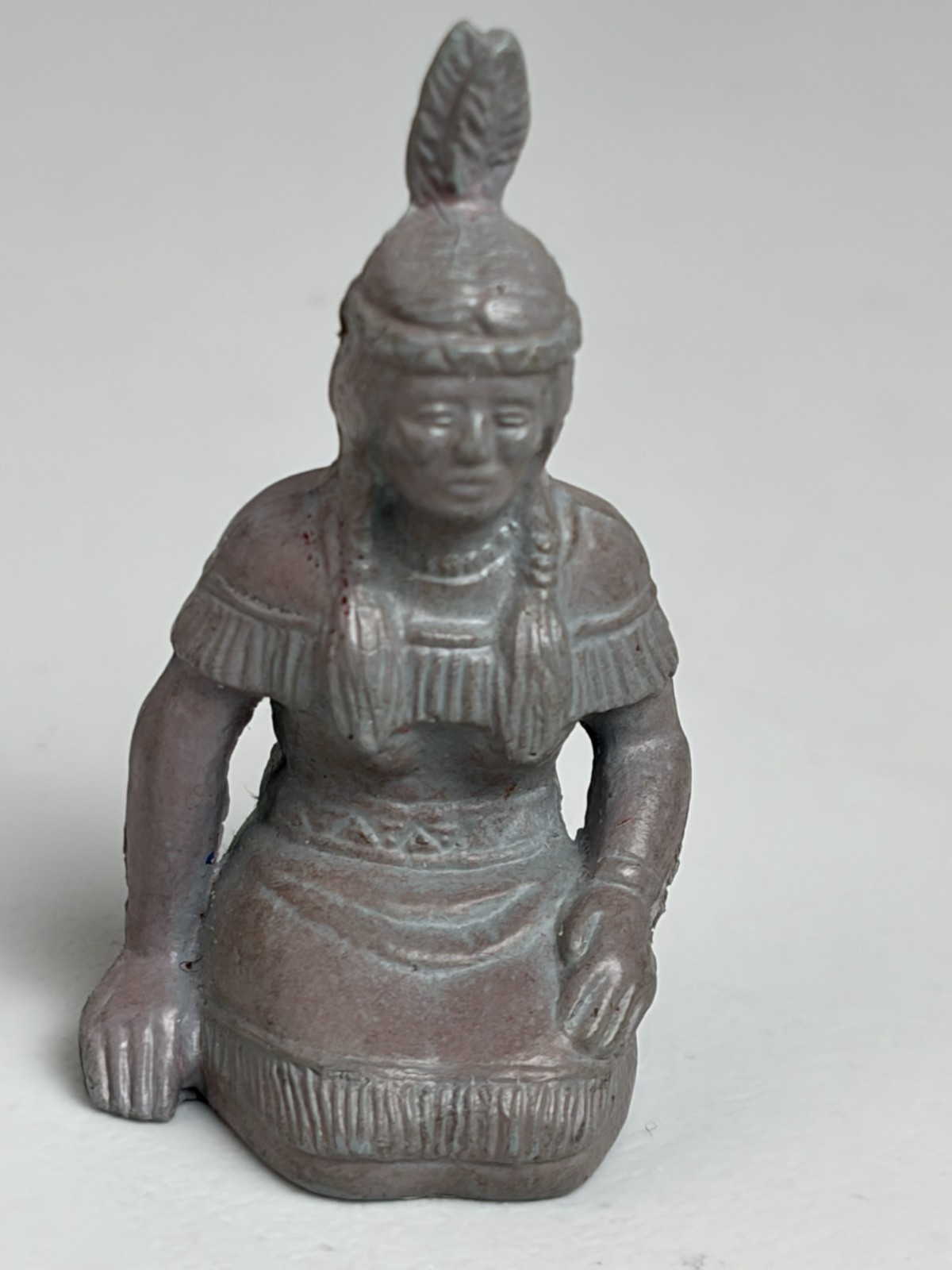 Marx Native American Woman female figure Indian 1.5″ kneeling native gray rare
