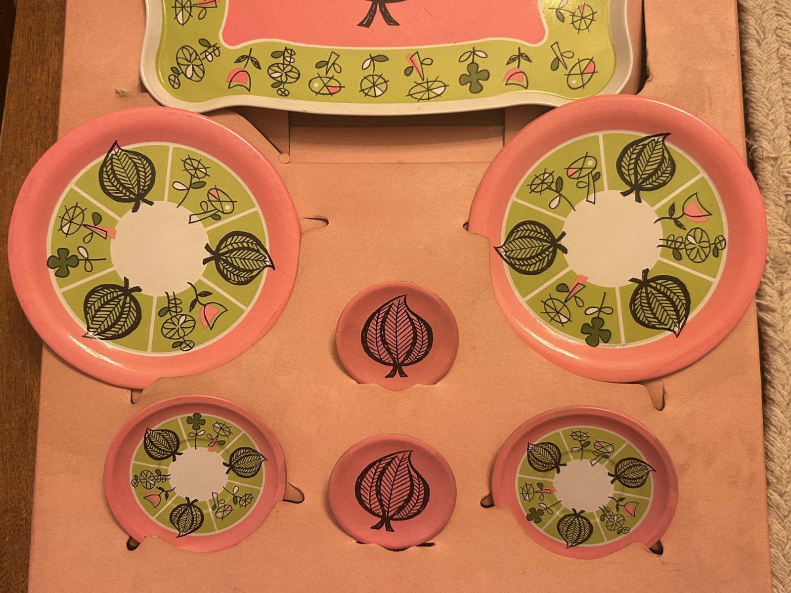 VINTAGE OHIO ART~MID CENTURY TIN LITHO CHILD’S ATOMIC LEAVES SET #407~9 PC w/BOX