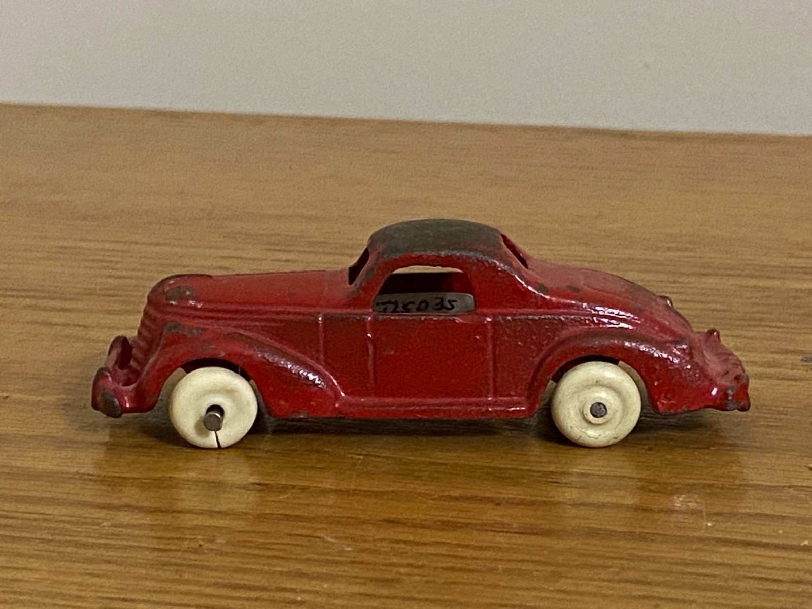 Hubley Vintage Cast Iron Coupe A6-22