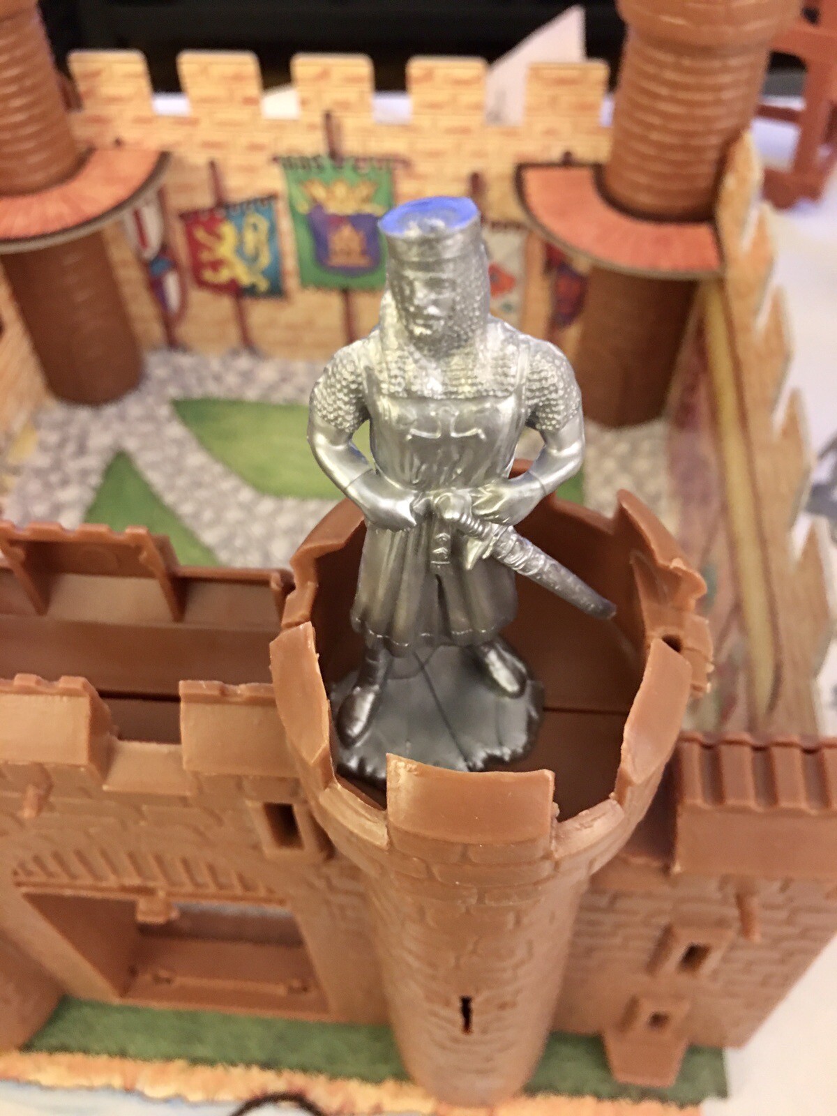 VINTAGE TOY STREET KING ARTHUR’S CASTLE PLAY SET + 1 IDEAL KING ARTHUR 1992