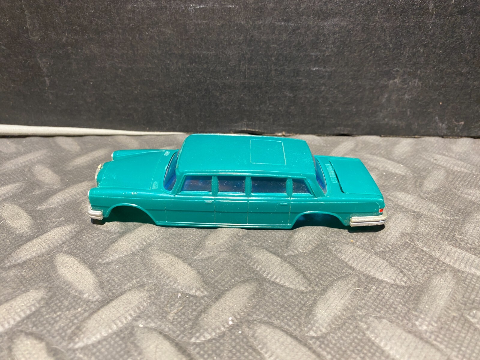 1/43 VINTAGE BODY FOR A MERCEDES BENZ LIMO LIMOUSINE