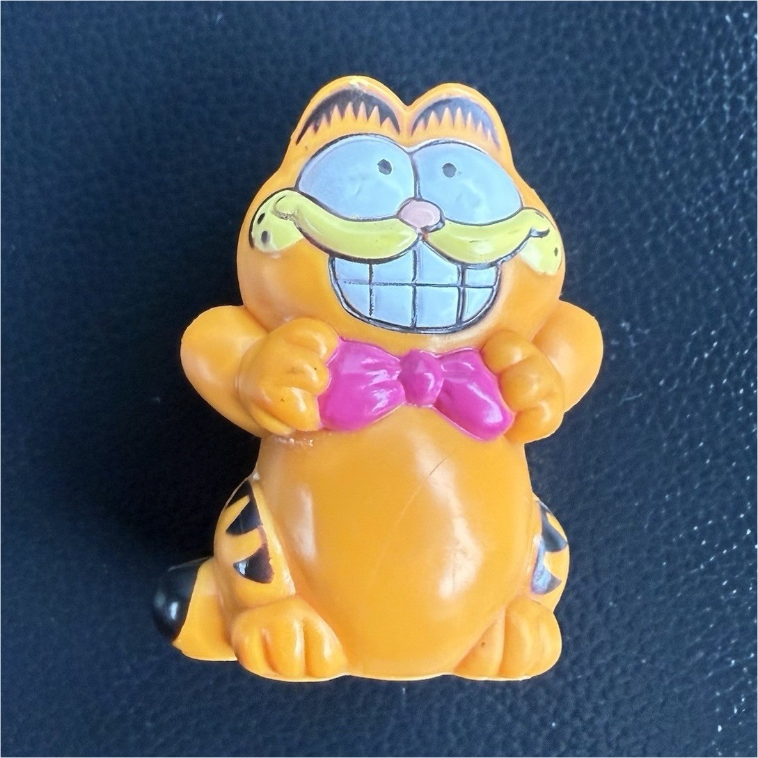 United Feature Syndicate Garfield Vintage 1978 Small Plastic Figure Toy 2”
