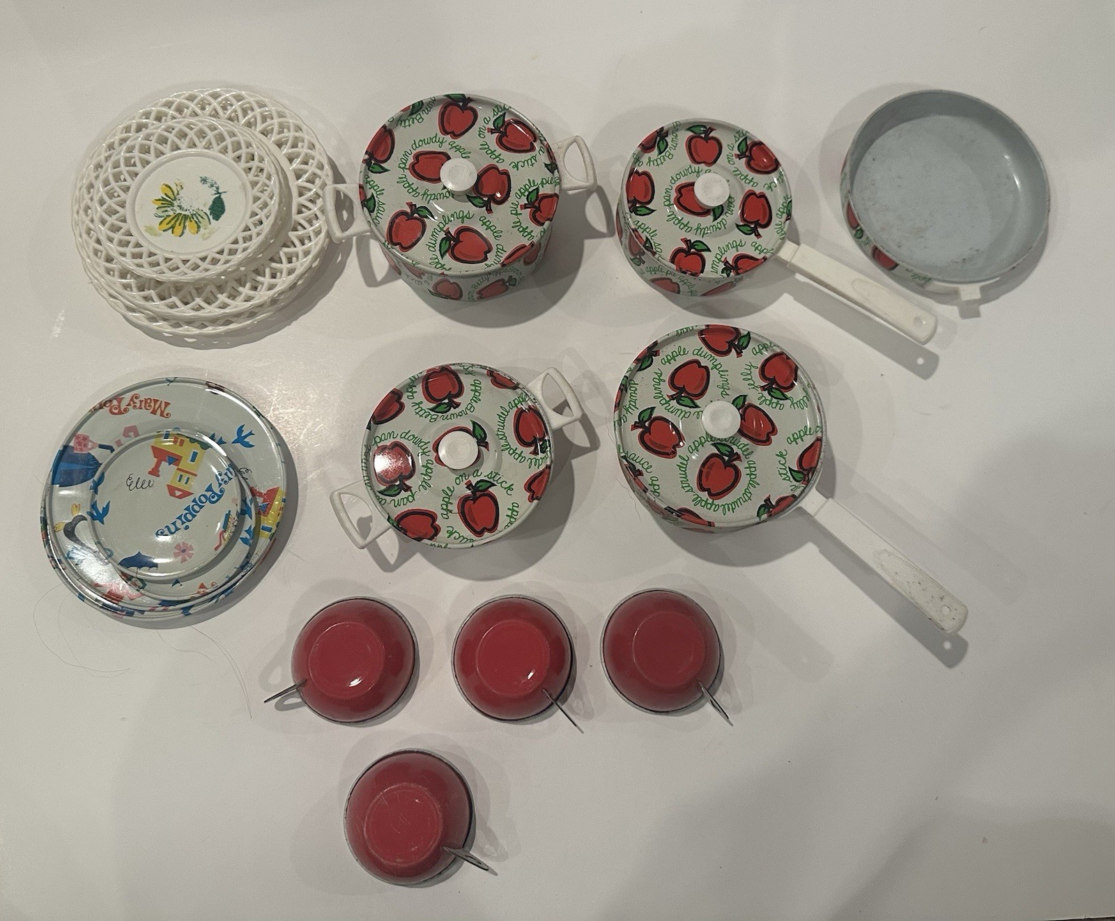 VINTAGE Children’s Kitchenware Apples & Mary Poppins