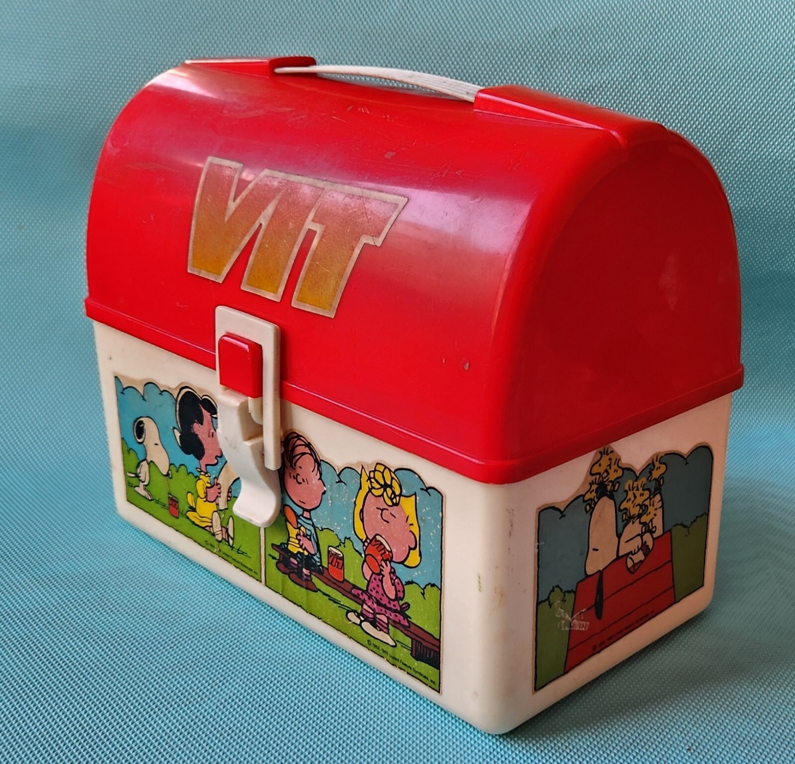 SNOOPY vintage Plastic VIT LUNCHBOX 1965 United Features Syndicate, Inc SPAIN